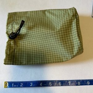 Tom Bihn travel stuff sack size 2 in Taiga 200 Halcyon